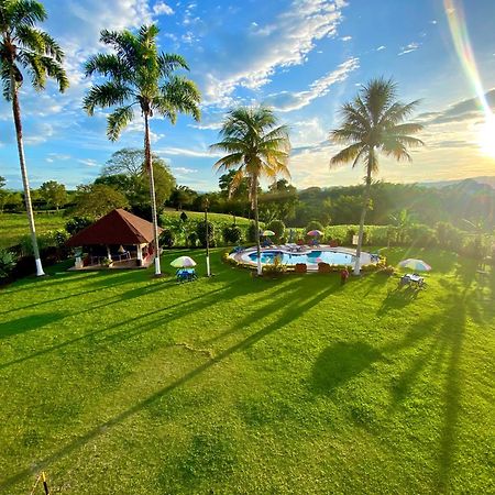 Finca Hotel Los Cocos Монтенегро Экстерьер фото