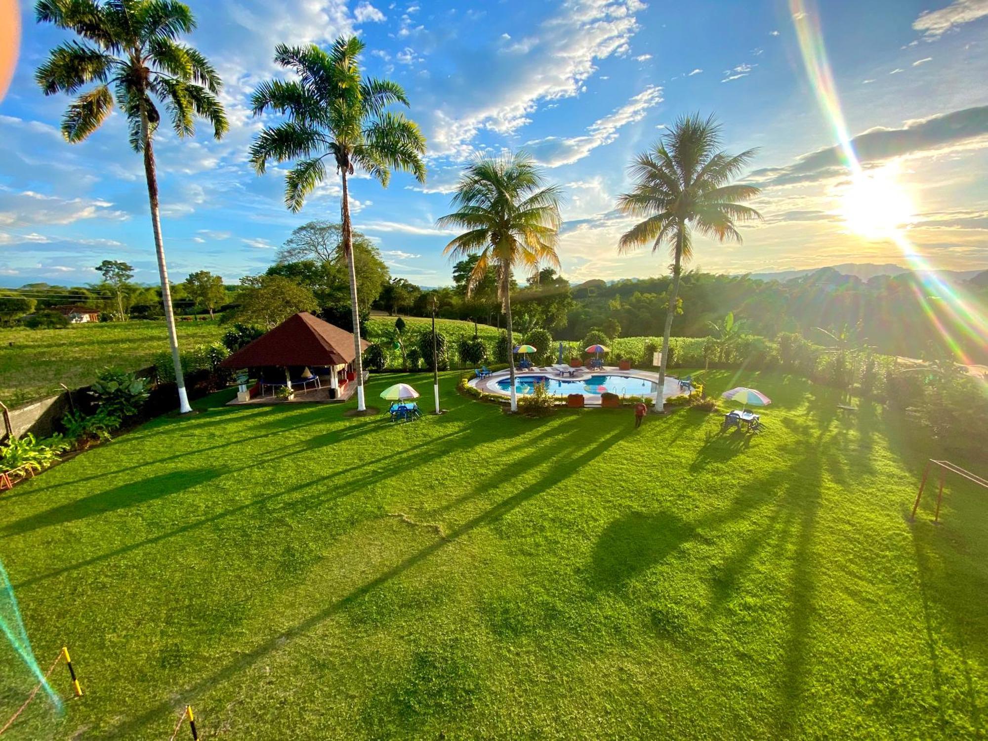 Finca Hotel Los Cocos Монтенегро Экстерьер фото