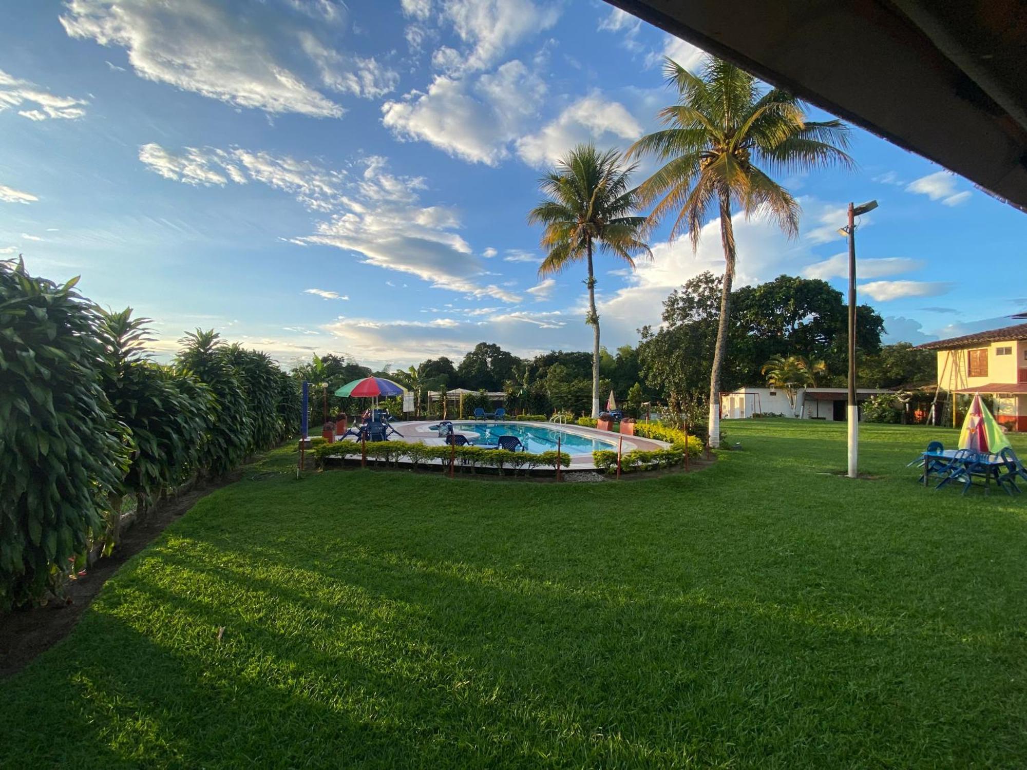 Finca Hotel Los Cocos Монтенегро Экстерьер фото
